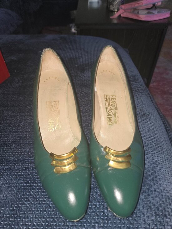 Salvatore Ferragamo Shoes - Vintage Salvatore Ferragamo Green Leather Pumps with Gold Accent